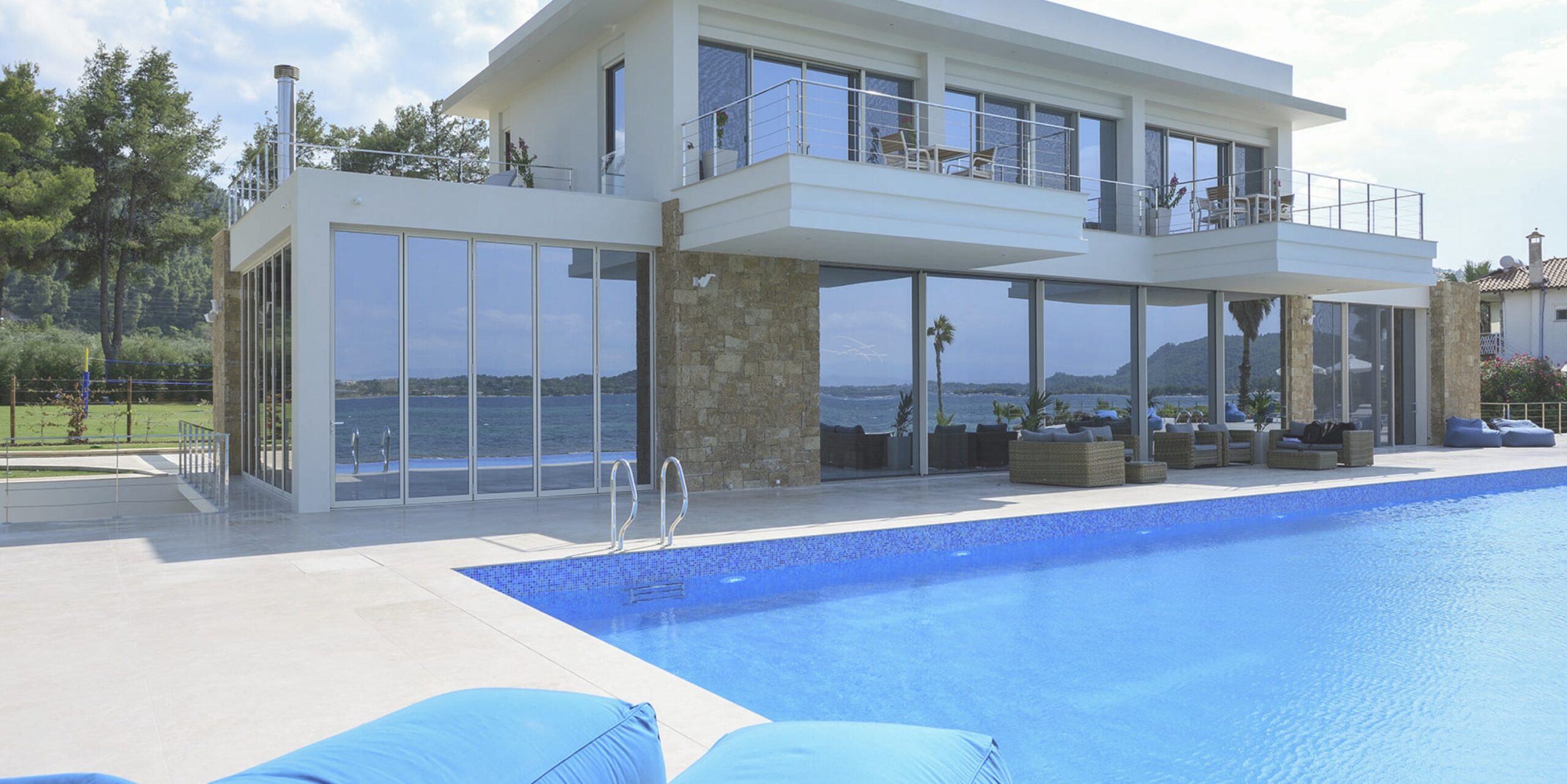 Villa Natalia luxury villa in Halkidiki with heated swimming pool and sea views